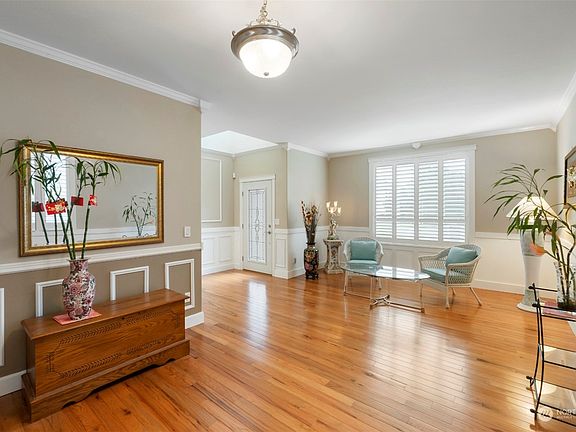 3rd image of 16716 127th Avenue Ct E