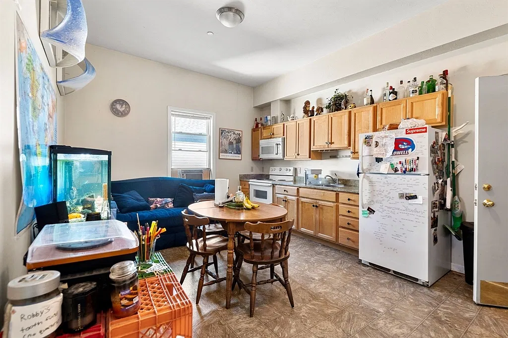 115 Salem St — Photo 3