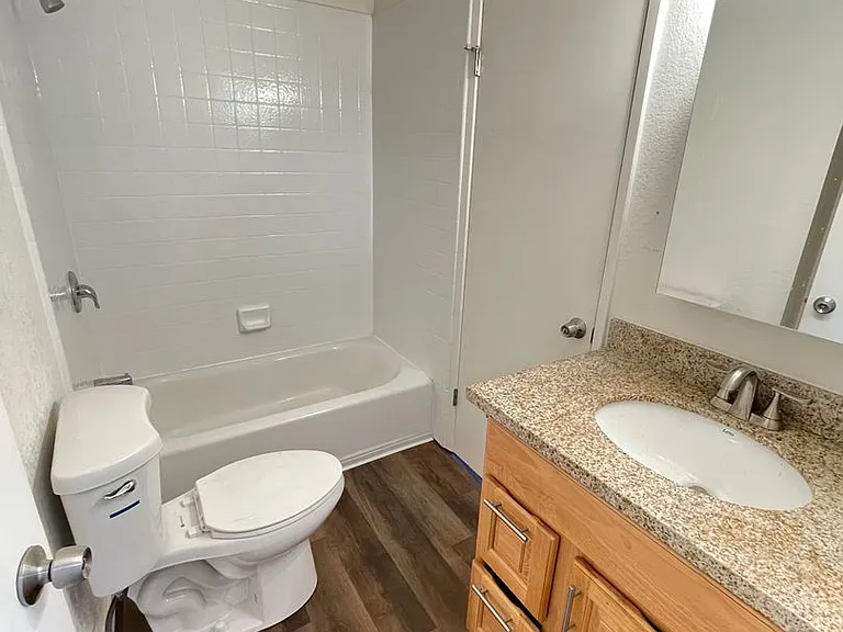 160 (1077 Alaska) — Photo 17