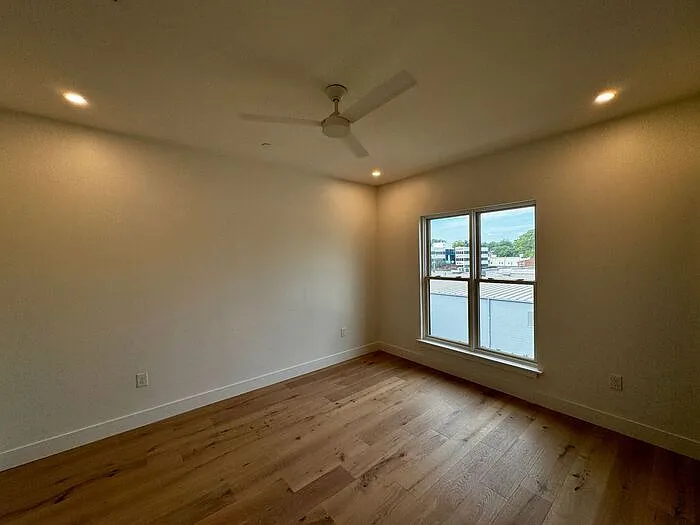 230 Washington St NE — Photo 36