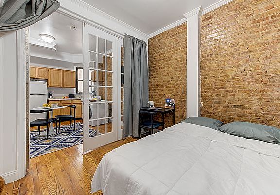 5th image of 118 E 102nd St #2C