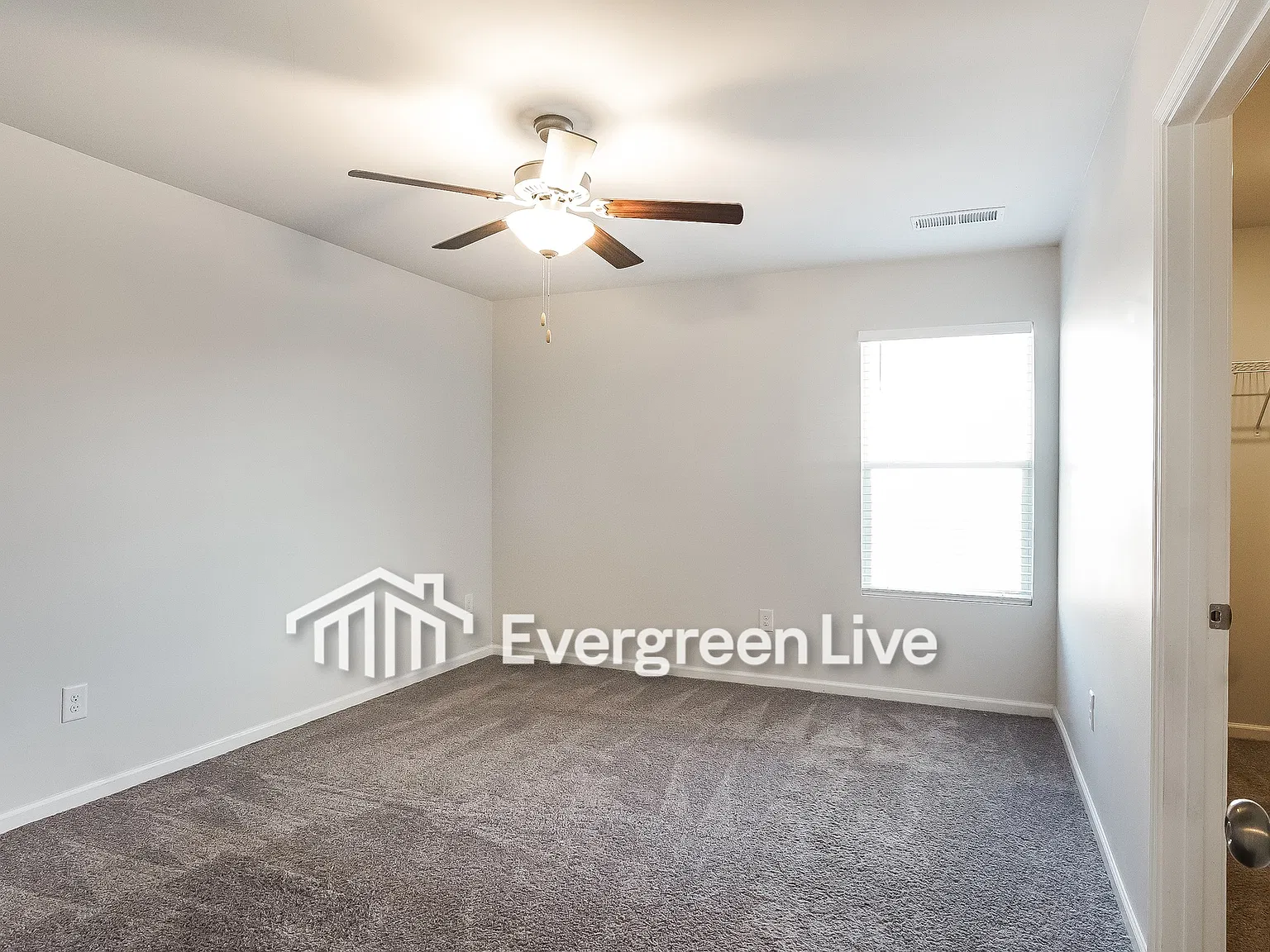 3 bed, 2.0 bath, 1209 sqft, $1,345 — Photo 3