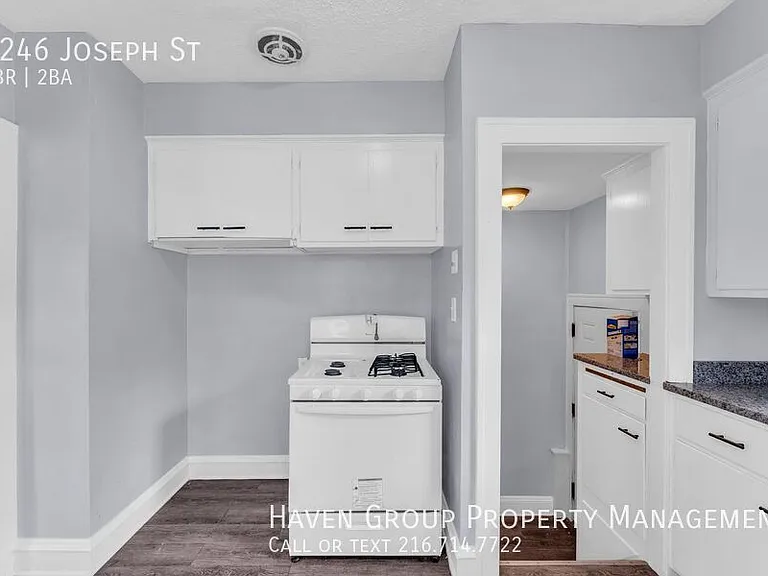 5246 Joseph St — Photo 12