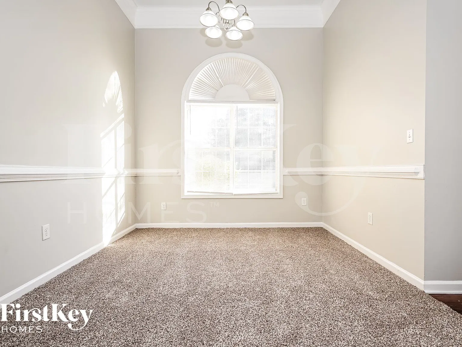 3 bed, 2.0 bath, 1451 sqft, $2,325 — Photo 4