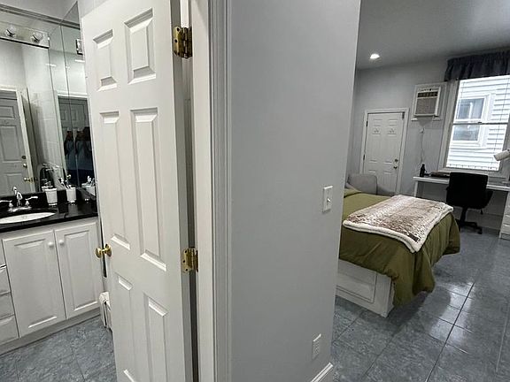 3rd image of 188 Maverick St