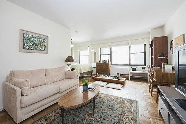 Rented by Keller Williams NYC | media 19