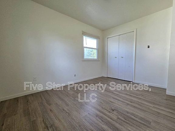 4th image of 404 E Madison St #D