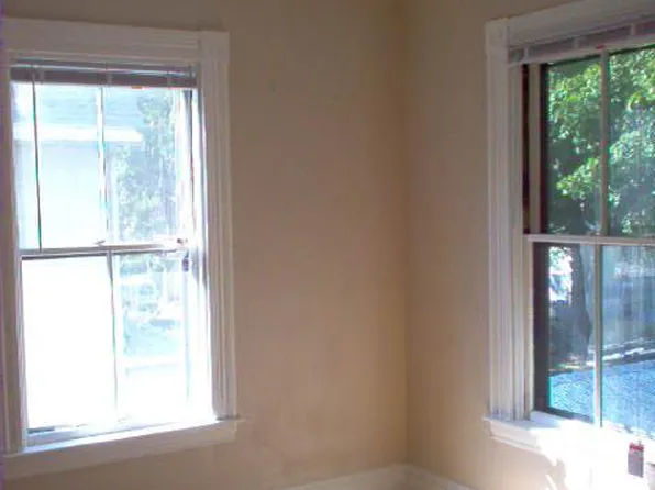 74 Sharon St #74, Medford, MA 02155