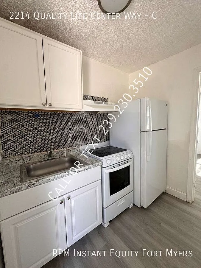 Charming 2-Bed Apartment in Fort Myers — Photo 4