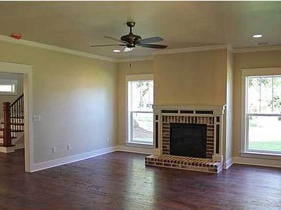 3rd image of 2471 Escambia Ave