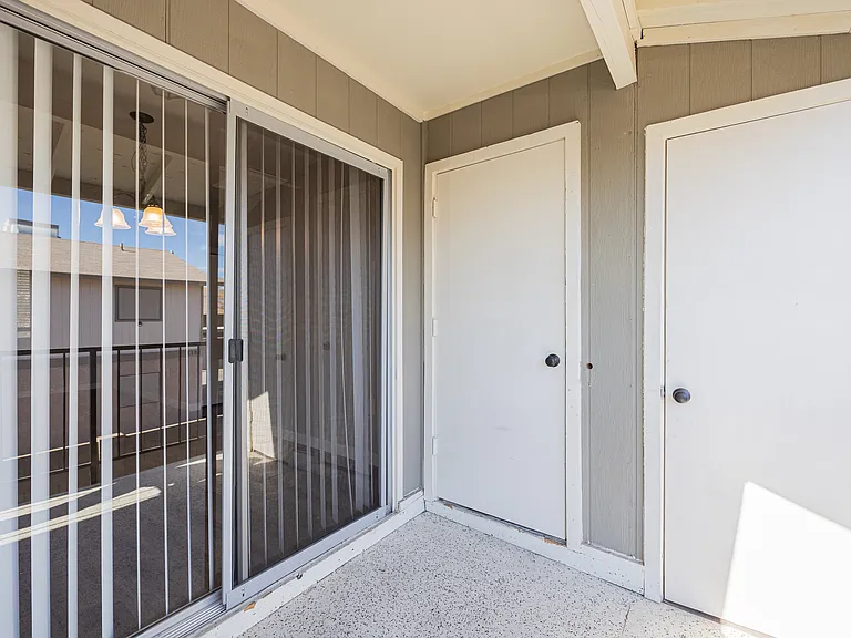 2 bed, 1.0 bath, 816 sqft, $1,350 — Photo 19