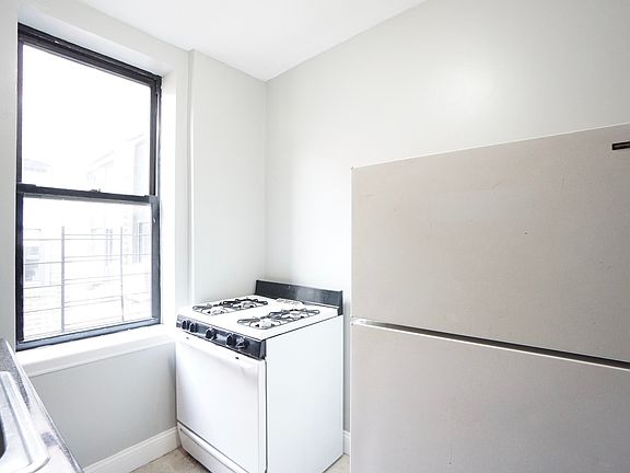 3rd image of 235 W 146th St #A20