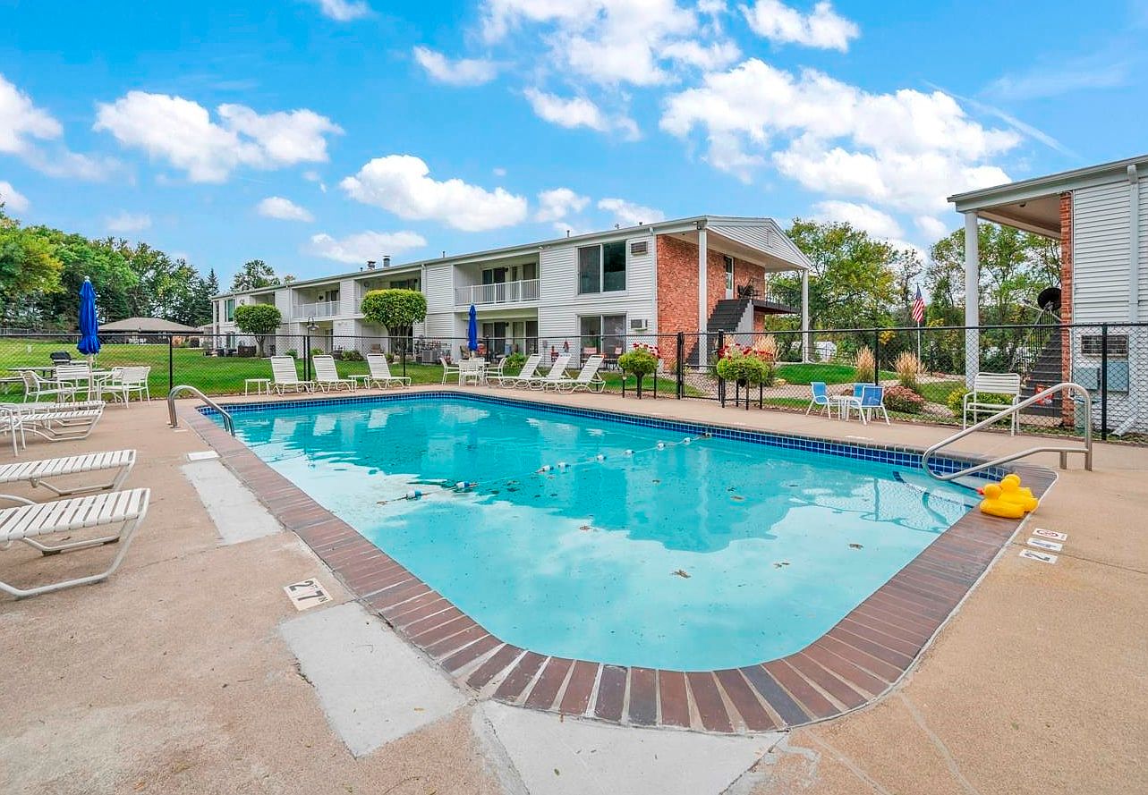 1750 Country Club Dr Unit 209