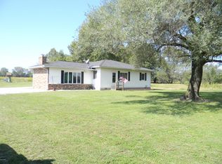 601 Crabapple Rd, Du Quoin, IL 62832