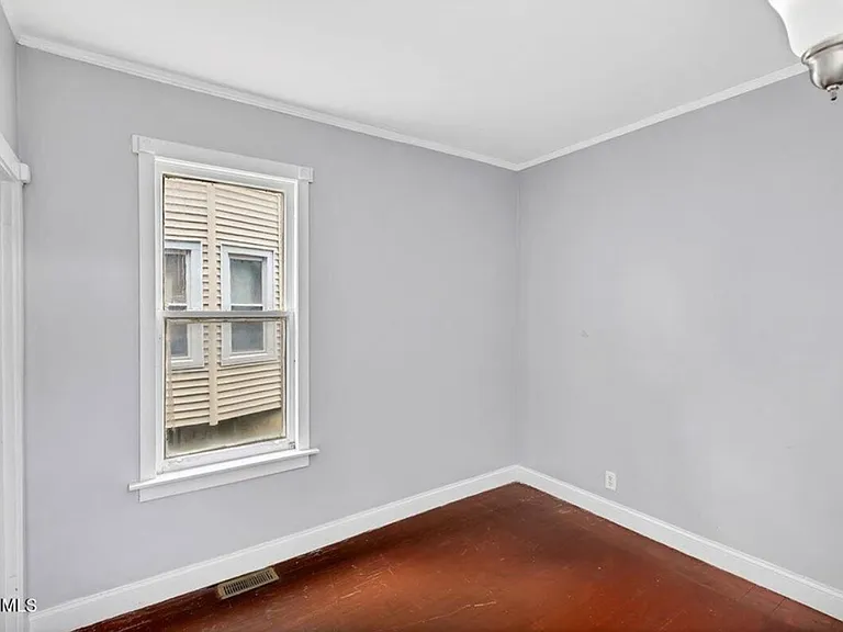 9 Kent St #1 — Photo 9