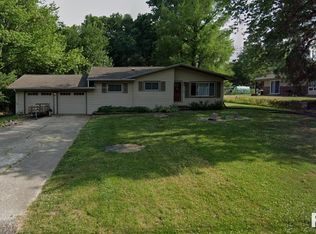 5608 Grissom Dr, Springfield, IL 62711