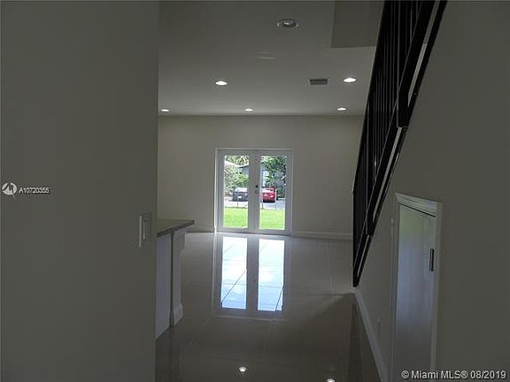 3rd image of 2518-2520 Liberty St