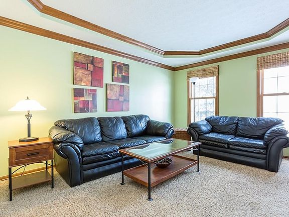 3rd image of 556 Montgomery Dr