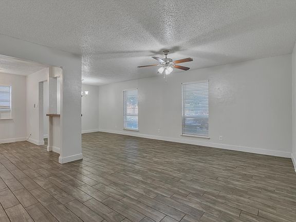 2nd image of 5053 Ridglea Ln APT 911