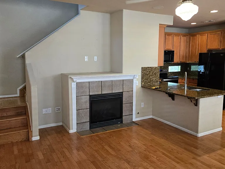 2515 Central Park Blvd — Photo 4