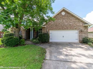 104 Suffolk Ln, Warner Robins, GA 31088