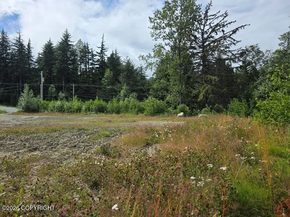 9 3rd Ave, Haines, AK 99827