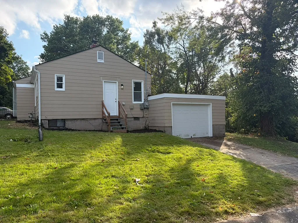 2 bed, 968 sqft, $1,300 — Photo 3