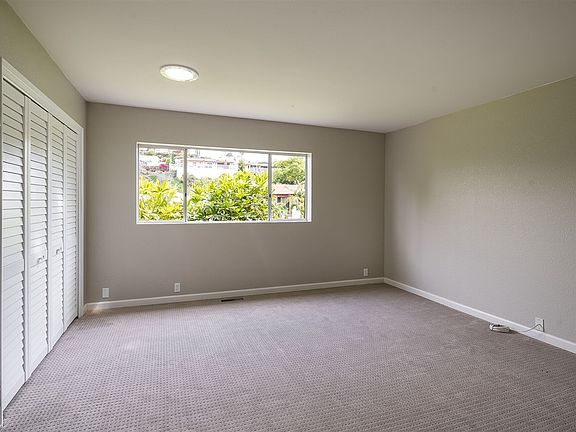 4th image of 867 Van Nuys St