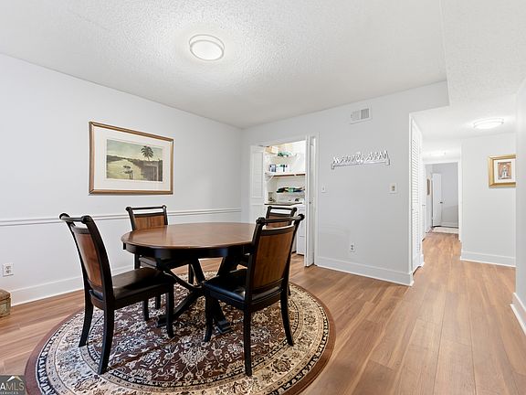 4th image of 6851 Roswell Rd Unit F15