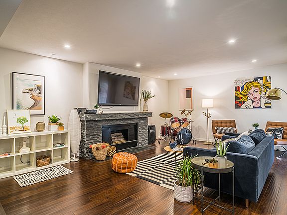 3rd image of 620 W Huntington Dr Unit 129