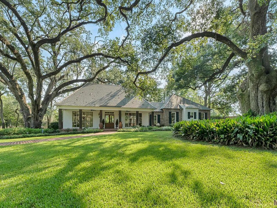 1st image of 18626 Plantation Court Dr