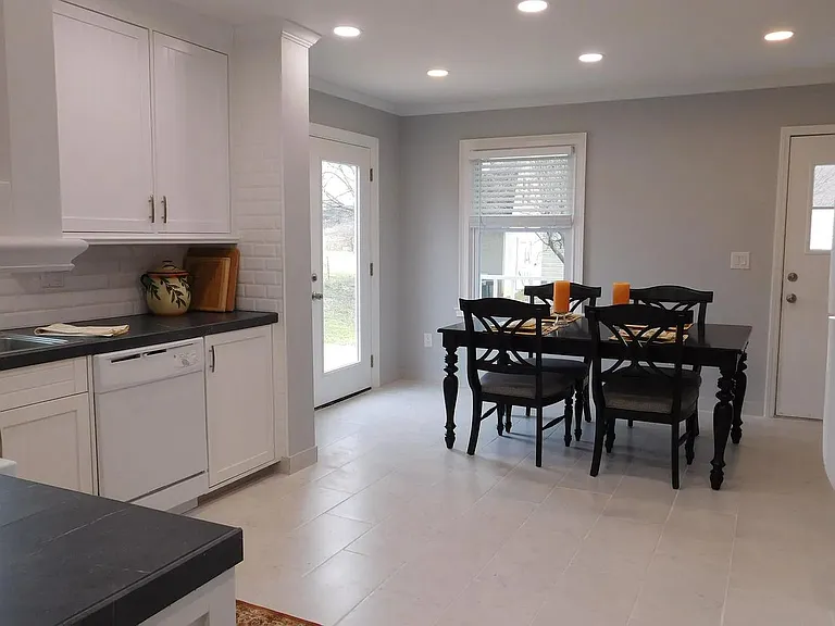 129 Charleston Dr — Photo 4