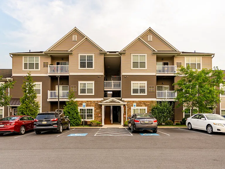 Holly Tree Apartments — Photo 27