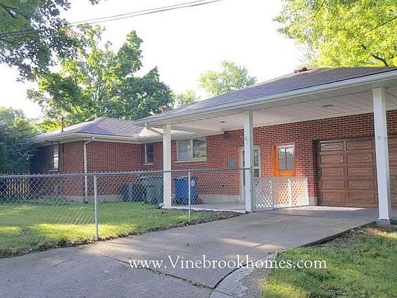 2nd image of 1405 Fieldstone Dr