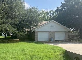 917 Wood Trl, Azle, TX 76020