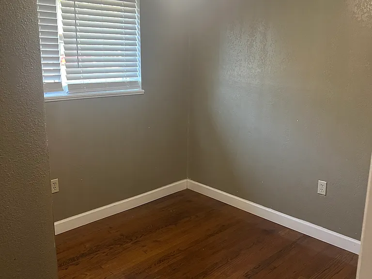 2107 Lookout Ave — Photo 12