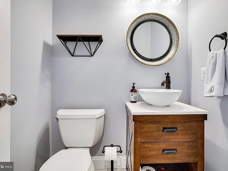 8248 Catbird Cir #302 — Photo 8
