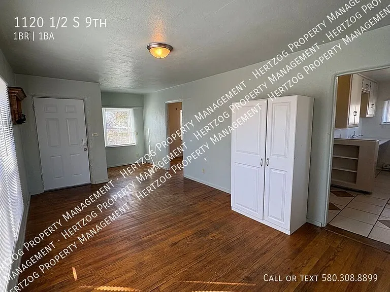 1120 1/2 S 9th St — Photo 6