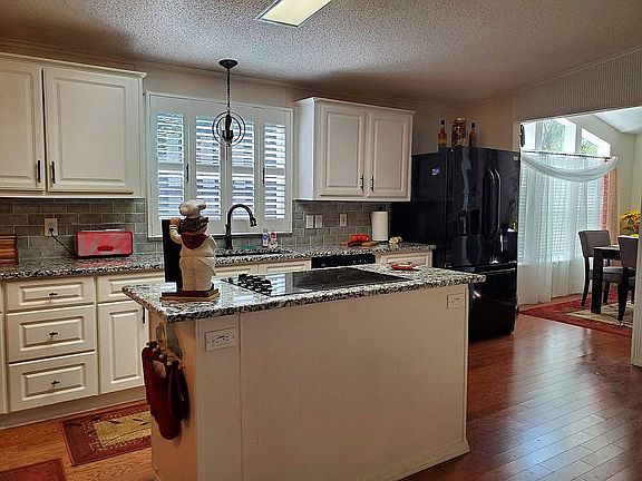 5th image of 138 Habersham Dr