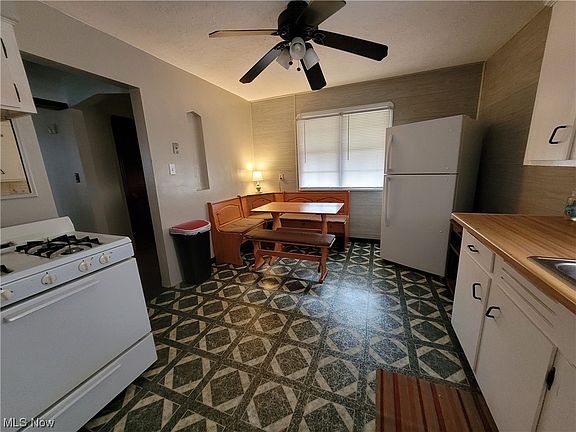 5th image of 12420 Sprecher Ave