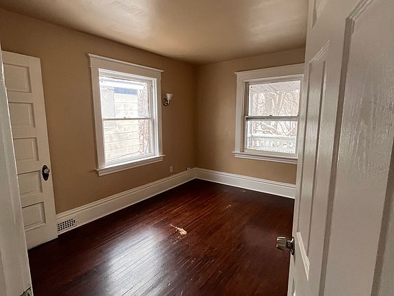 3rd image of 228 Oakwood Ave #1