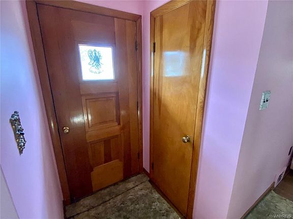 4th image of 178 McNaughton Ave