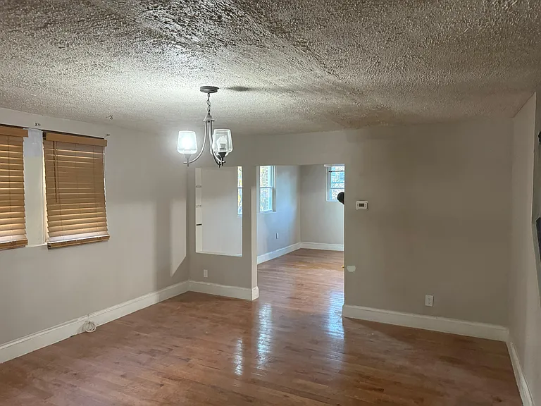 216 E 24th St #1 — Photo 15