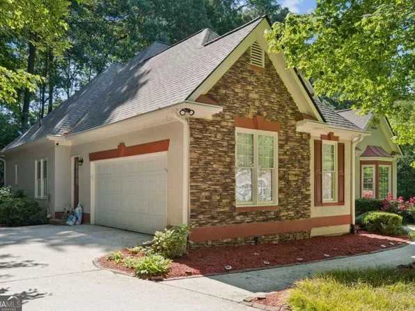 1611 Flowering Dogwood Dr, Powder Springs, GA 30127