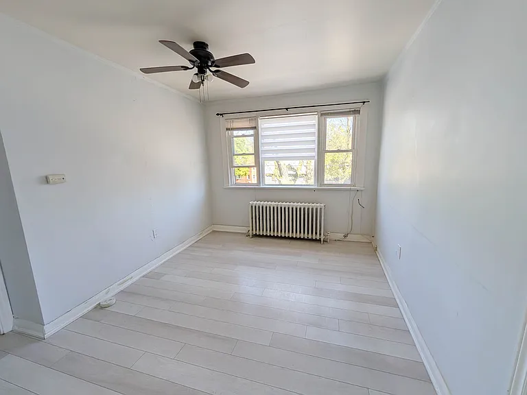 50 Welland Ave #4 — Photo 2