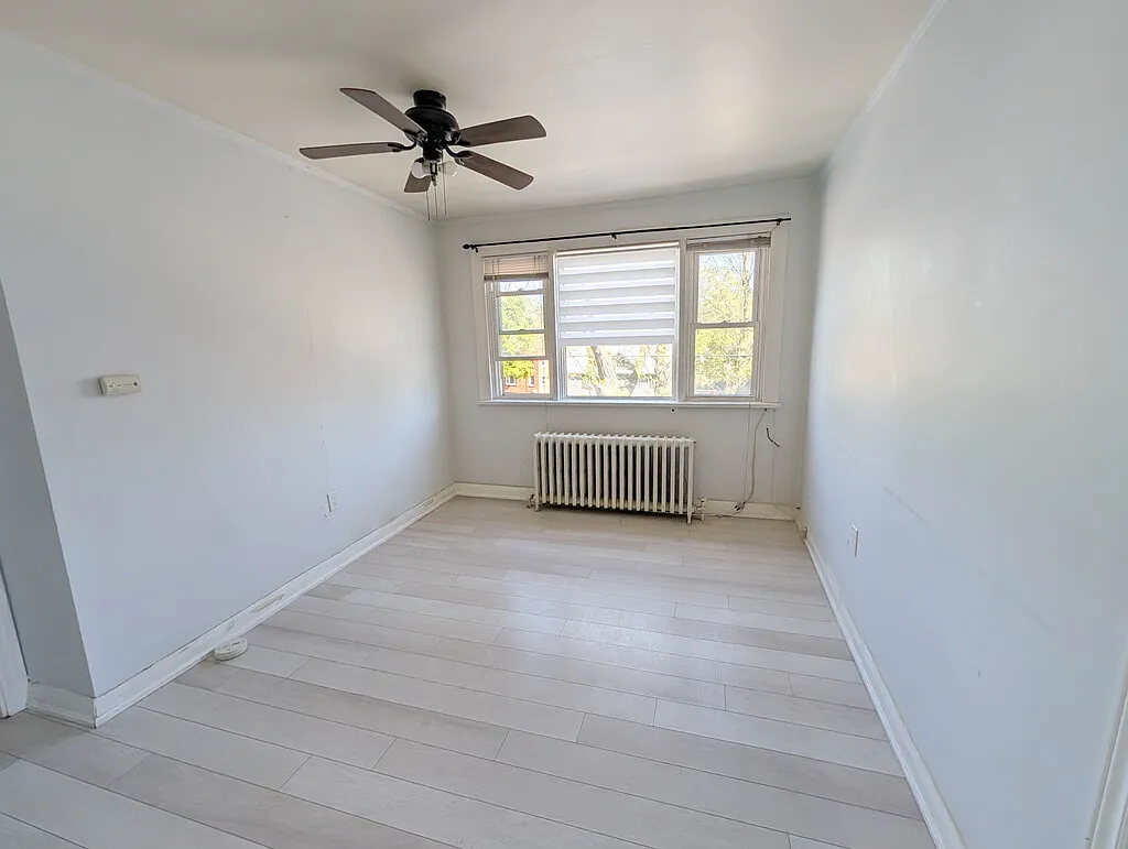 Building Photo - 50 Welland Ave #4