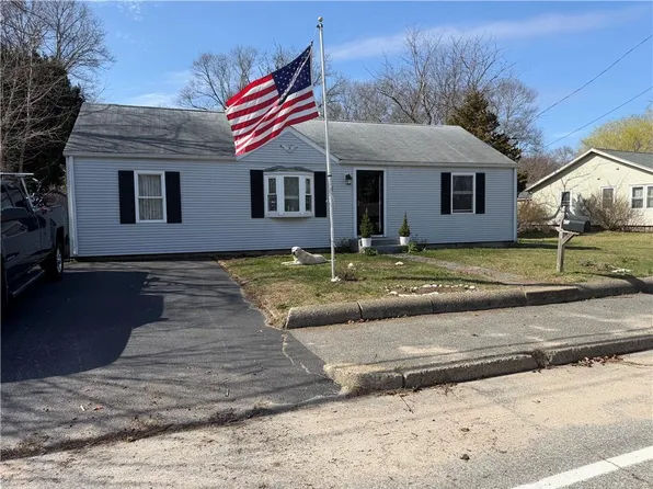 247 School St, North Kingstown, RI 02852