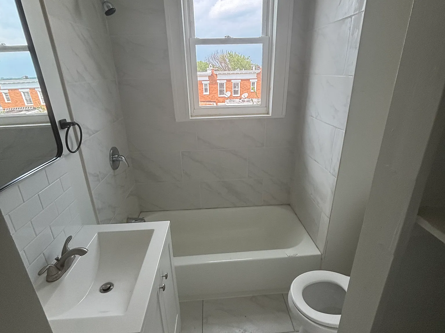 3 bed, 1280 sqft, $2,100 — Photo 3