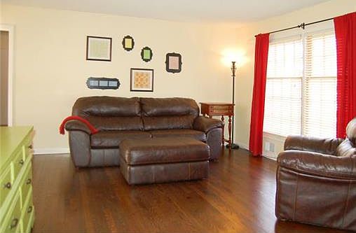 3rd image of 1506 S Skyline Dr