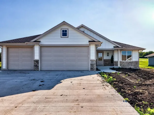 5311 NW Beaumont Ct, Topeka, KS 66618
